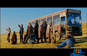 《飞越老人院》：老年版的疯狂“青春片”