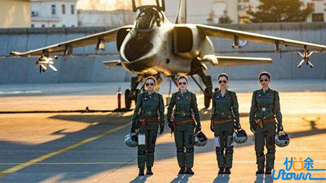 空军飞行员体检有多讲究？看出最后一张图，或许你也可以试试