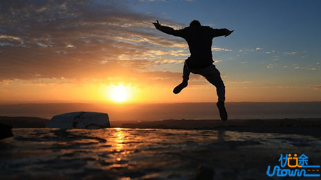 生命不是要超越别人，而是要超越自己