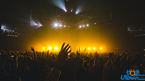 《Better Than One》：在曙光到来之前你绝不孤单