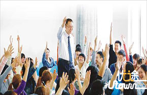 要做“学生最喜爱的老师”,必须要把自己的课上精彩